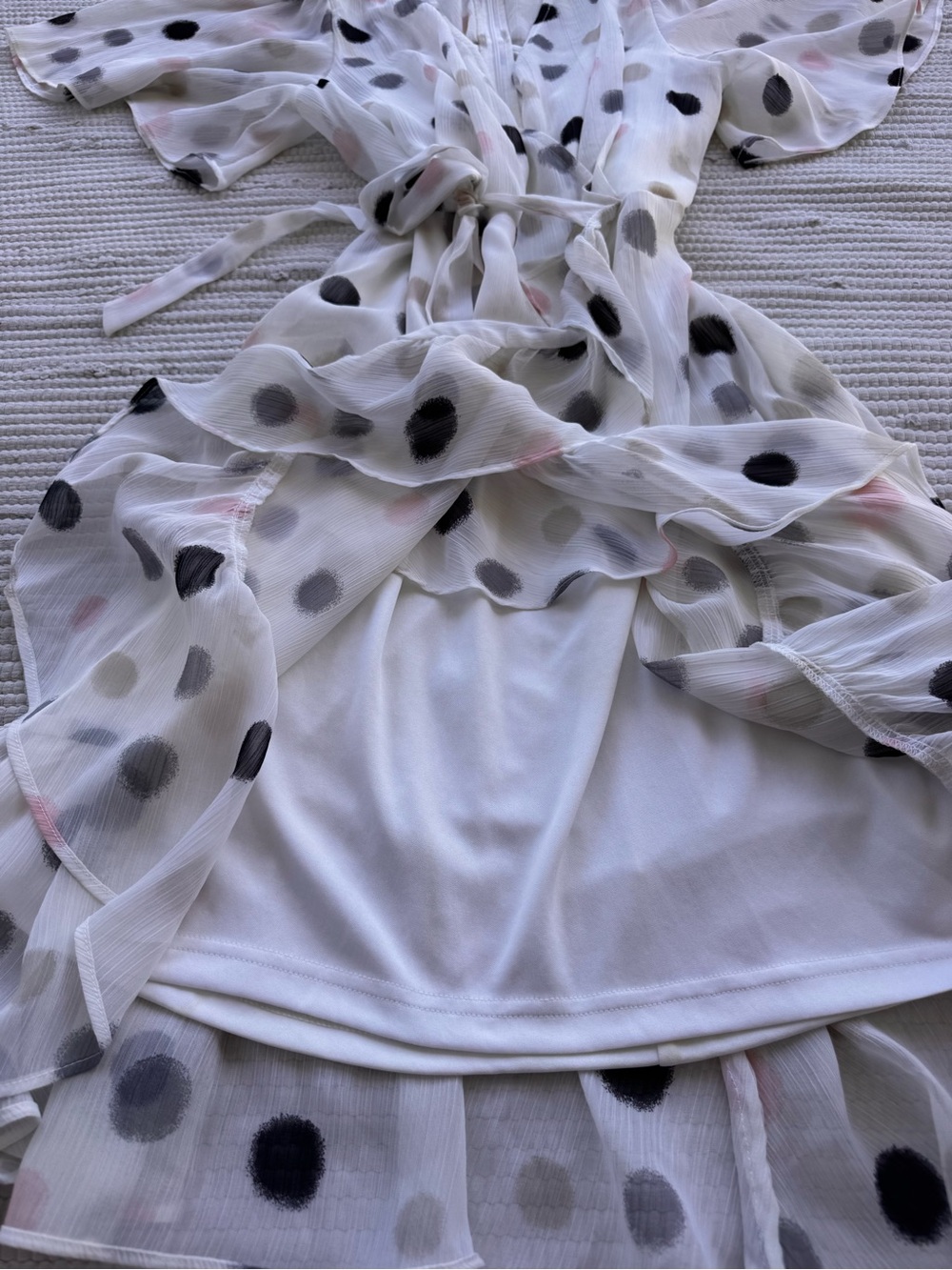 Calvin Klein Polka Dot Chiffon Wrap Dress Ruffle Hem Flutter Sleeve 12 - Picture 5 of 16